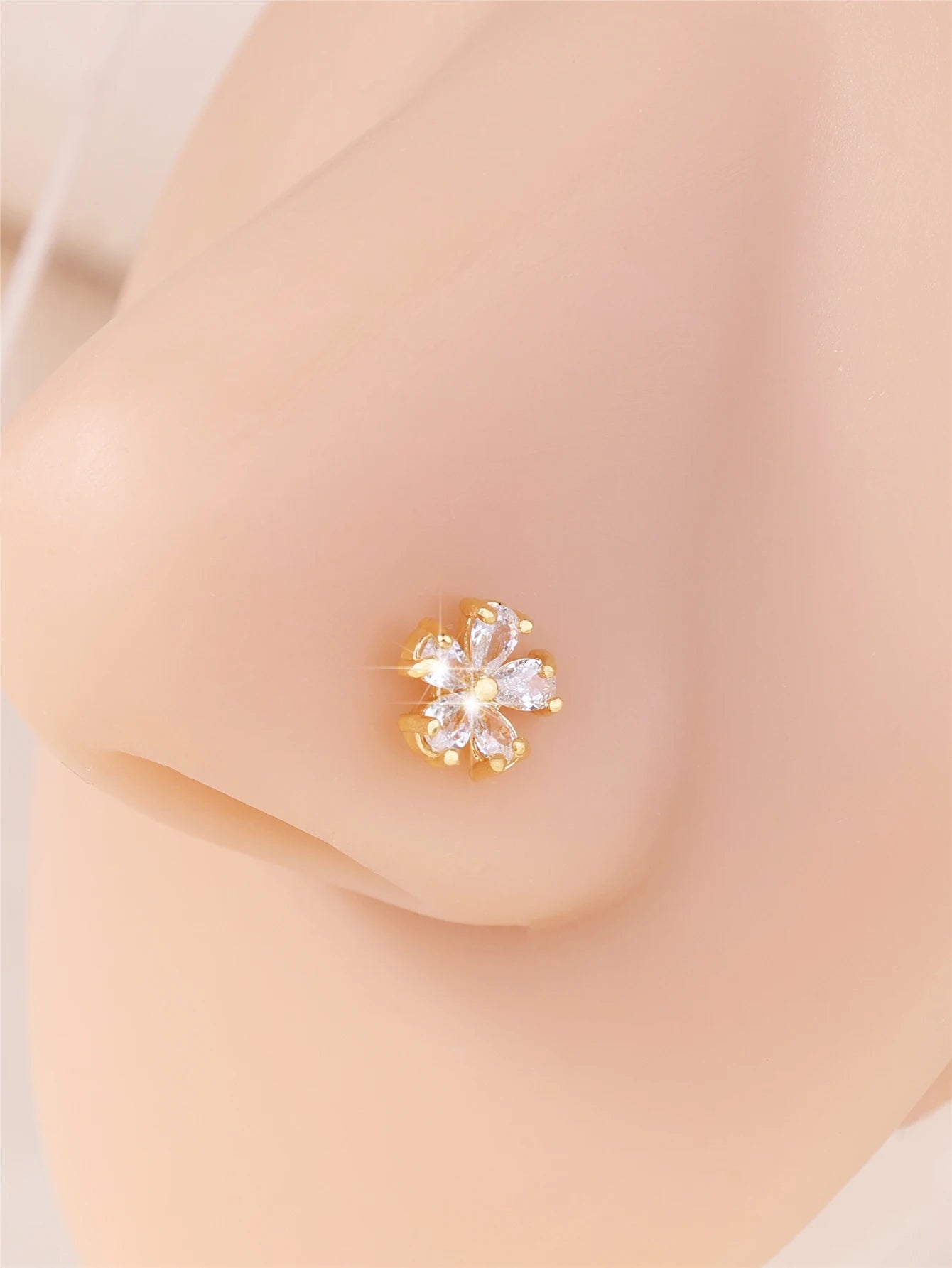 1Pcs Nose Stud Rings L Screw Shaped Nose Ring Star Butterfly SnowflakeCZ Nose Rings Stud Body Piercing Jewelry for Women Men